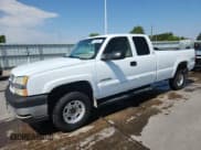 ✅ 2003 Chevrolet Silverado 2500HD LT • VIN: 1GCHK29GX3E175047 • Lot: 71285495. Wystawiony na Copart z przebiegiem 160 470 mil. Bezpłatny archiwum sprzedaży aukcyjnych z USA i szczegółowy raport historii pojazdu na DreamBid. Zdjęcie 1.