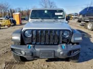 ✅ 2023 Jeep Wrangler • VIN: 1C4JJXN68PW661306 • Lot: 94741365. Wystawiony na Copart z przebiegiem 33 200 mil. Bezpłatny archiwum sprzedaży aukcyjnych z USA i szczegółowy raport historii pojazdu na DreamBid. Zdjęcie 5.
