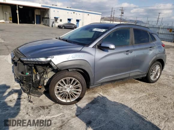 ✅ 2018 Hyundai Kona SEL • VIN: KM8K62AA9JU134974 • Лот: 72682723. Опубликован ранее на Copart с пробегом 33 574 миль. Бесплатный доступ к архиву аукционных продаж из США и подробный отчёт об истории автомобиля на DreamBid. Изображение 1.