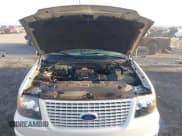 ✅ 2005 Ford Expedition Limited • VIN: 1FMFU20545LA72293 • Lot: 42000912. Wystawiony na IAAI z przebiegiem 182 117 mil. Bezpłatny archiwum sprzedaży aukcyjnych z USA i szczegółowy raport historii pojazdu na DreamBid. Zdjęcie 10.