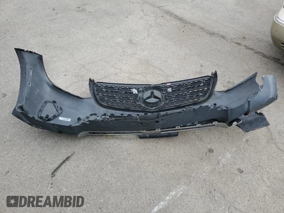 ✅ 2018 Mercedes-Benz GL 450 • VIN: 4JGDF6EE1JA995029 • Lot: 48334214. Listed on Copart with 211,189 mi. Free auction sales archive from the USA and detailed vehicle history report at DreamBid. Image 13.