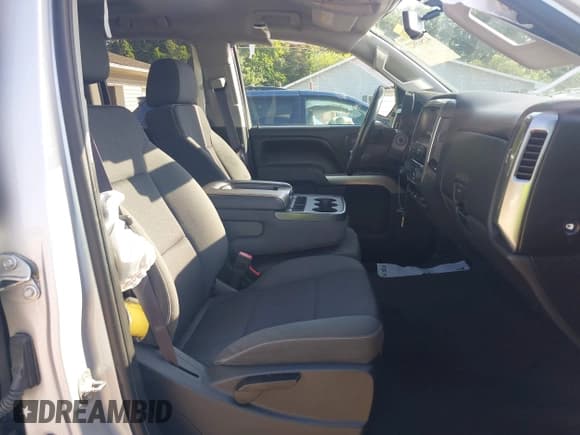 ✅ 2015 Chevrolet Silverado 2500HD LT • VIN: 1GC2KVEG8FZ101104 • Lot: 42563927. Wystawiony na IAAI z przebiegiem 60 419 mil. Bezpłatny archiwum sprzedaży aukcyjnych z USA i szczegółowy raport historii pojazdu na DreamBid. Zdjęcie 5.