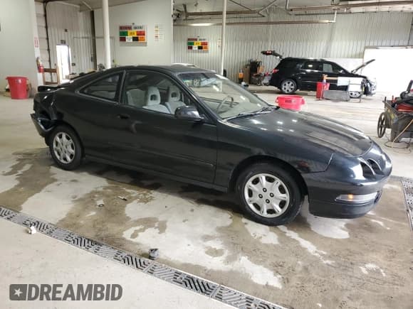 ✅ 1996 Acura Integra RS • VIN: JH4DC4444TS009711 • Лот: 69472005. Опубликован ранее на Copart с пробегом 285 945 миль. Бесплатный доступ к архиву аукционных продаж из США и подробный отчёт об истории автомобиля на DreamBid. Изображение 4.