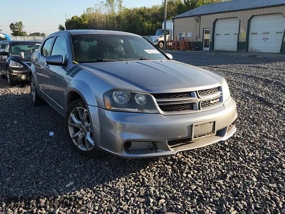 ✅ 2014 Dodge Avenger R/T • VIN: 1C3CDZBG7EN214403 • Лот: 84228555. Опубликован ранее на Copart с пробегом 175 489 миль. Бесплатный доступ к архиву аукционных продаж из США и подробный отчёт об истории автомобиля на DreamBid. Изображение 13.