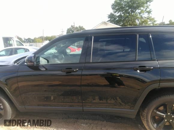 ✅ 2023 Jeep Grand Cherokee Altitude X • VIN: 1C4RJKAG0P8865350 • Lot: 43350095. Listed on IAAI with 57,519 mi. Free auction sales archive from the USA and detailed vehicle history report at DreamBid. Image 14.