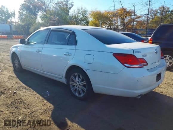 ✅ 2006 Toyota Avalon XLS • VIN: 4T1BK36B36U161002 • Lot: 43544980. Wystawiony na IAAI z przebiegiem 182 837 mil. Bezpłatny archiwum sprzedaży aukcyjnych z USA i szczegółowy raport historii pojazdu na DreamBid. Zdjęcie 3.