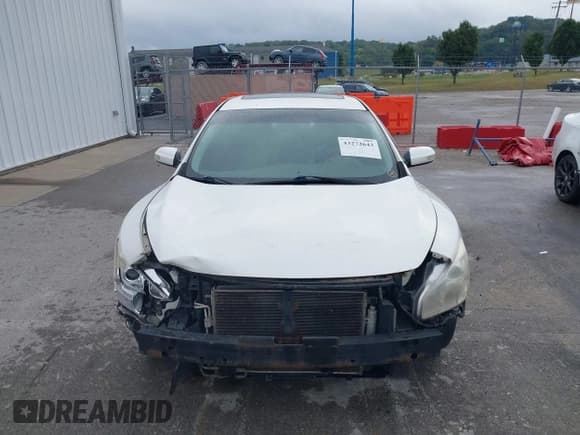 ✅ 2009 Nissan Maxima SV • VIN: 1N4AA51E99C818806 • Lot: 43272643. Wystawiony na IAAI z przebiegiem 199 527 mil. Bezpłatny archiwum sprzedaży aukcyjnych z USA i szczegółowy raport historii pojazdu na DreamBid. Zdjęcie 13.