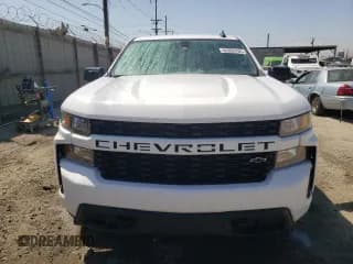 ✅ 2019 Chevrolet Silverado 1500 Custom • VIN: 3GCPWBEF7KG285297 • Lot: 66355794. Wystawiony na Copart z przebiegiem 77 060 mil. Bezpłatny archiwum sprzedaży aukcyjnych z USA i szczegółowy raport historii pojazdu na DreamBid. Zdjęcie 5.