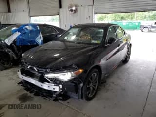 ✅ 2019 Alfa Romeo Giulia • VIN: ZARFANAN2K7622887 • Lot: 58398782. Listed on Copart with 9,849 mi. Free auction sales archive from the USA and detailed vehicle history report at DreamBid. Image 2.