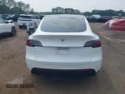 ✅ 2023 Tesla Model Y Long Range • VIN: 7SAYGDEEXPF617236 • Lot: 42907886. Wystawiony na IAAI z przebiegiem 46 407 mil. Bezpłatny archiwum sprzedaży aukcyjnych z USA i szczegółowy raport historii pojazdu na DreamBid. Zdjęcie 16.