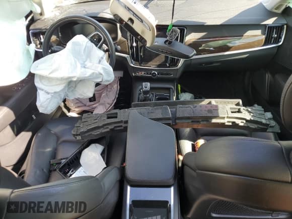 ✅ 2018 Volvo S90 Momentum • VIN: LVY982MK2JP035857 • Лот: 80662945. Опубликован ранее на Copart с пробегом Не указан. Бесплатный доступ к архиву аукционных продаж из США и подробный отчёт об истории автомобиля на DreamBid. Изображение 8.