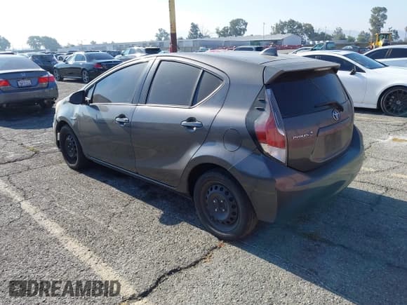 ✅ 2016 Toyota Prius One • VIN: JTDKDTB37G1132974 • Lot: 42865095. Listed on IAAI with 511,398 mi. Free auction sales archive from the USA and detailed vehicle history report at DreamBid. Image 3.