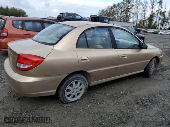 ✅ 2005 Kia Rio • VIN: KNADC125256398384 • Lot: 73652324. Wystawiony na Copart z przebiegiem 129 624 mil. Bezpłatny archiwum sprzedaży aukcyjnych z USA i szczegółowy raport historii pojazdu na DreamBid. Zdjęcie 3.