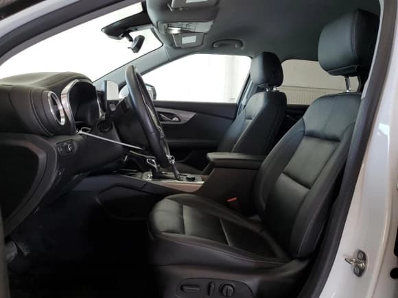 ✅ 2023 Chevrolet Blazer LT • VIN: 3GNKBDR40PS179733 • Lot: 68961315. Listed on Copart with 46,193 mi. Free auction sales archive from the USA and detailed vehicle history report at DreamBid. Image 7.