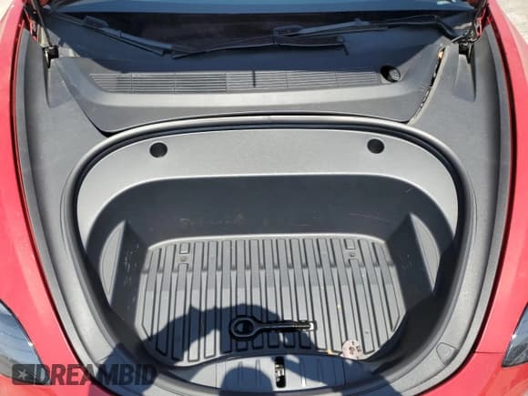 ✅ 2023 Tesla Model 3 • VIN: 5YJ3E1EA5PF514198 • Lot: 56013625. Wystawiony na Copart z przebiegiem 65 049 mil. Bezpłatny archiwum sprzedaży aukcyjnych z USA i szczegółowy raport historii pojazdu na DreamBid. Zdjęcie 11.