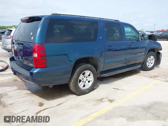 ✅ 2007 Chevrolet Suburban LTZ • VIN: 3GNFC16077G190746 • Lot: 42081256. Listed on IAAI with 225,797 mi. Free auction sales archive from the USA and detailed vehicle history report at DreamBid. Image 4.