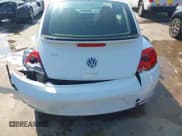 ✅ 2016 Volkswagen Beetle Fleet Edition • VIN: 3VWF17AT0GM631330 • Lot: 43559287. Wystawiony na IAAI z przebiegiem 72 998 mil. Bezpłatny archiwum sprzedaży aukcyjnych z USA i szczegółowy raport historii pojazdu na DreamBid. Zdjęcie 20.