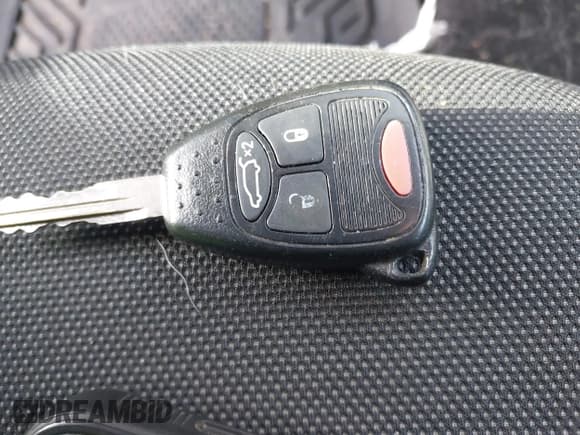 ✅ 2012 Dodge Avenger SE • VIN: 1C3CDZAB0CN122701 • Лот: 41267158. Опубликован ранее на IAAI с пробегом 185 863 миль. Бесплатный доступ к архиву аукционных продаж из США и подробный отчёт об истории автомобиля на DreamBid. Изображение 11.