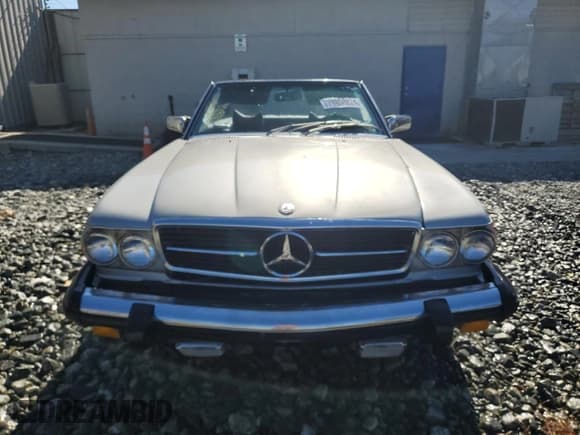 ✅ 1976 Mercedes-Benz SL • VIN: 10704412032553 • Лот: 79898874. Опубликован ранее на Copart с пробегом 95 232 миль. Бесплатный доступ к архиву аукционных продаж из США и подробный отчёт об истории автомобиля на DreamBid. Изображение 5.