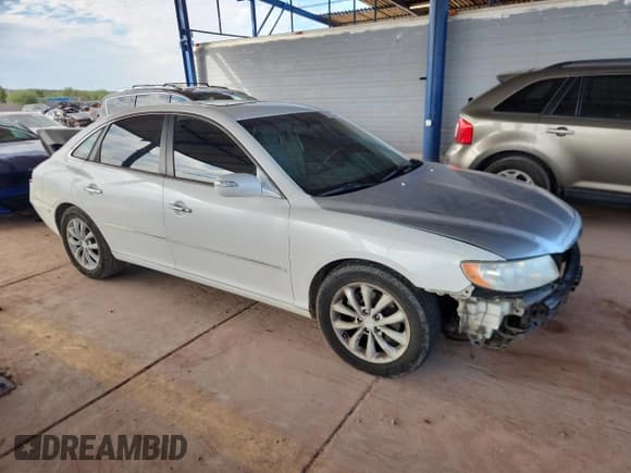 ✅ 2008 Hyundai Azera Limited • VIN: KMHFC46F88A265612 • Lot: 82269515. Listed on Copart with 174,801 mi. Free auction sales archive from the USA and detailed vehicle history report at DreamBid. Image 4.