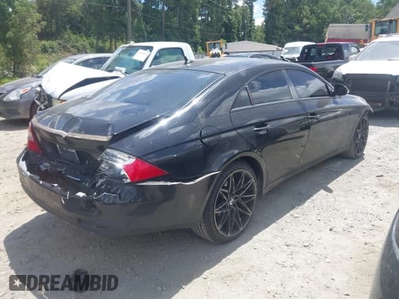 ✅ 2007 Mercedes-Benz CLS 550 • VIN: WDDDJ72X57A083291 • Lot: 42839486. Listed on IAAI with 223,609 mi. Free auction sales archive from the USA and detailed vehicle history report at DreamBid. Image 4.
