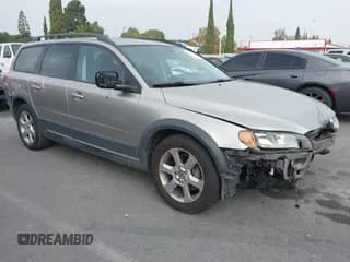 ✅ 2008 Volvo XC70 • VIN: YV4BZ982481016553 • Lot: 43547376. Listed on IAAI with 174,026 mi. Free auction sales archive from the USA and detailed vehicle history report at DreamBid. Image 1.