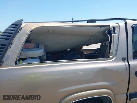 ✅ 2001 Chevrolet Suburban LS • VIN: 3GNEC16T91G173749 • Лот: 42845537. Опубликован ранее на IAAI с пробегом 120 715 миль. Бесплатный доступ к архиву аукционных продаж из США и подробный отчёт об истории автомобиля на DreamBid. Изображение 14.