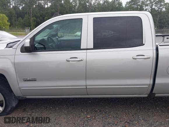 ✅ 2018 Chevrolet Silverado 1500 LT • VIN: 1GCPCREC2JF216332 • Lot: 42790355. Wystawiony na IAAI z przebiegiem 144 218 mil. Bezpłatny archiwum sprzedaży aukcyjnych z USA i szczegółowy raport historii pojazdu na DreamBid. Zdjęcie 14.