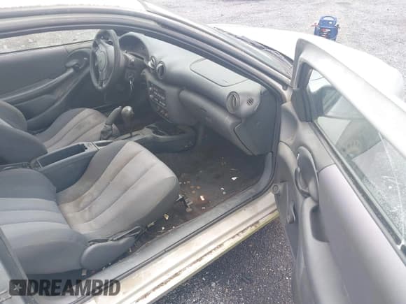 ✅ 2004 Pontiac Sunfire • VIN: 1G2JB12F047159902 • Lot: 42631675. Listed on IAAI with 253,088 mi. Free auction sales archive from the USA and detailed vehicle history report at DreamBid. Image 5.