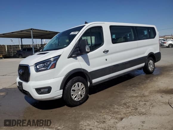 ✅ 2023 Ford Transit Passenger XL • VIN: 1FBAX2Y8XPKB08585 • Лот: 48351295. Опубликован ранее на Copart с пробегом 51 307 миль. Бесплатный доступ к архиву аукционных продаж из США и подробный отчёт об истории автомобиля на DreamBid. Изображение 1.