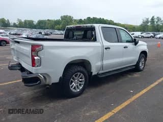 ✅ 2019 Chevrolet Silverado 1500 Work Truck • VIN: 1GCUYAEF9KZ338038 • Lot: 43120191. Wystawiony na IAAI z przebiegiem 100 266 mil. Bezpłatny archiwum sprzedaży aukcyjnych z USA i szczegółowy raport historii pojazdu na DreamBid. Zdjęcie 4.