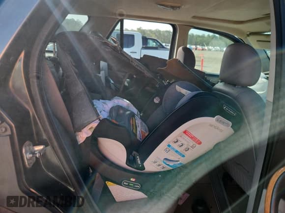 ✅ 2007 Saturn VUE V6 • VIN: 5GZCZ53467S854096 • Lot: 64950015. Wystawiony na Copart z przebiegiem Nie podano. Bezpłatny archiwum sprzedaży aukcyjnych z USA i szczegółowy raport historii pojazdu na DreamBid. Zdjęcie 11.