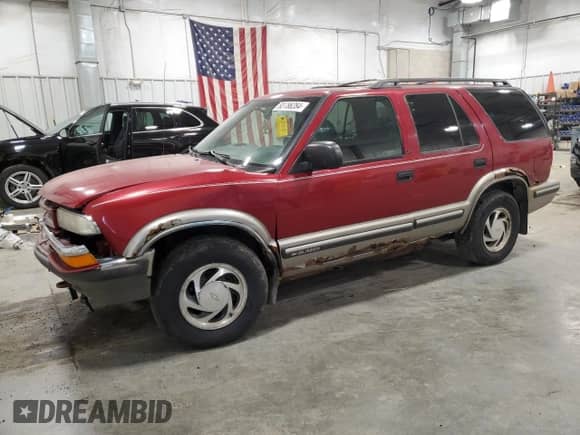 ✅ 1999 Chevrolet Blazer LS • VIN: 1GNDT13W7X2129972 • Lot: 83786284. Wystawiony na Copart z przebiegiem Nie podano. Bezpłatny archiwum sprzedaży aukcyjnych z USA i szczegółowy raport historii pojazdu na DreamBid. Zdjęcie 1.