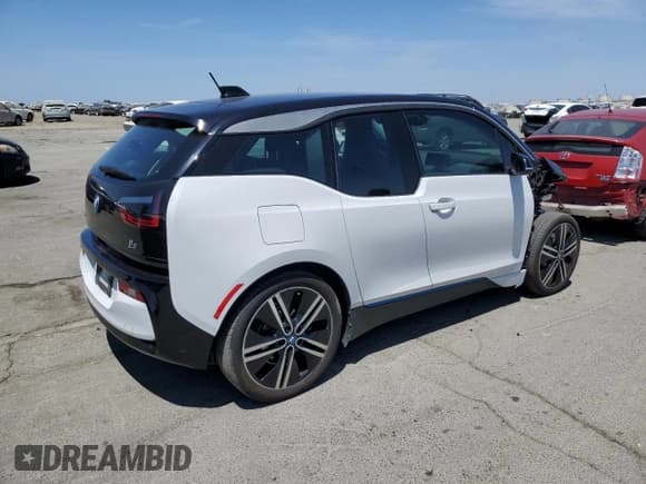 ✅ 2018 BMW i3 • VIN: WBY7Z2C56JVE61975 • Лот: 62607895. Опубликован ранее на Copart с пробегом 67 779 миль. Бесплатный доступ к архиву аукционных продаж из США и подробный отчёт об истории автомобиля на DreamBid. Изображение 3.