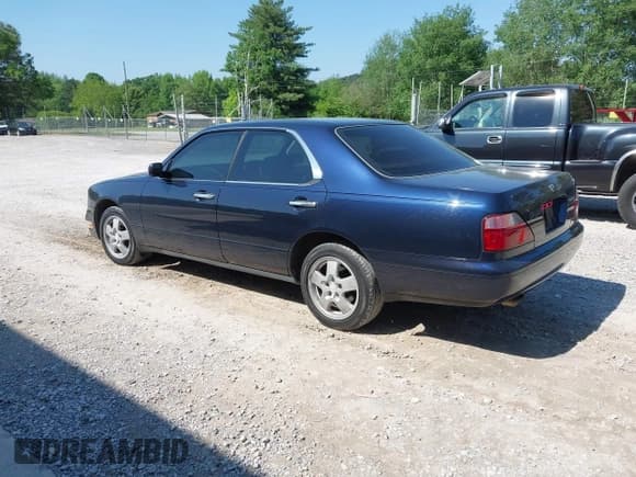 ✅ 1995 Nissan Gloria • VIN: 0000000HY33602120 • Лот: 42130984. Опубликован ранее на IAAI с пробегом 150 397 миль. Бесплатный доступ к архиву аукционных продаж из США и подробный отчёт об истории автомобиля на DreamBid. Изображение 3.