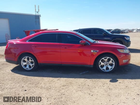 ✅ 2011 Ford Taurus SHO • VIN: 1FAHP2KTXBG100897 • Lot: 43458045. Wystawiony na IAAI z przebiegiem 109 468 mil. Bezpłatny archiwum sprzedaży aukcyjnych z USA i szczegółowy raport historii pojazdu na DreamBid. Zdjęcie 13.