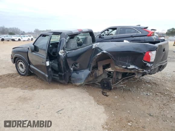 ✅ 2002 Chevrolet S-10 LS • VIN: 1GCCS145928130379 • Лот: 47894765. Опубликован ранее на Copart с пробегом 189 700 миль. Бесплатный доступ к архиву аукционных продаж из США и подробный отчёт об истории автомобиля на DreamBid. Изображение 2.