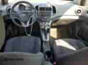 2014 Chevrolet Sonic LT с VIN 1G1JC5SG8E4104604, выставлен на аукционе Copart как лот 70347644 с пробегом 157 657 миль миль и Чистый • Clean title. История ставок и продаж доступна на DreamBid. Изображение 8.