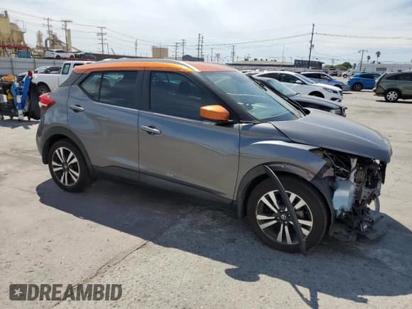 ✅ 2019 Nissan Kicks SV • VIN: 3N1CP5CU0KL496768 • Лот: 80484025. Опубликован ранее на Copart с пробегом 28 515 миль. Бесплатный доступ к архиву аукционных продаж из США и подробный отчёт об истории автомобиля на DreamBid. Изображение 4.
