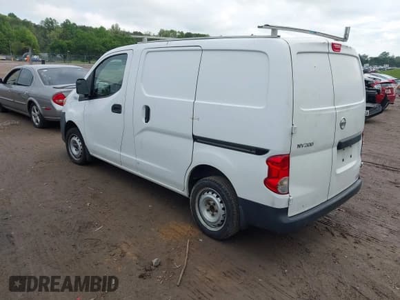✅ 2017 Nissan NV200 S • VIN: 3N6CM0KN4HK720400 • Lot: 42088464. Listed on IAAI with 126,191 mi. Free auction sales archive from the USA and detailed vehicle history report at DreamBid. Image 3.