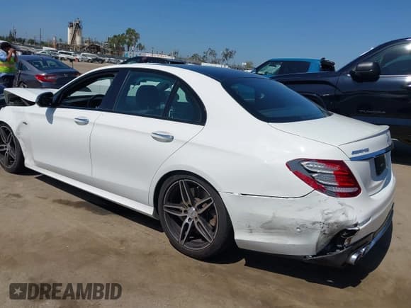 ✅ 2019 Mercedes-Benz E 53 AMG • VIN: WDDZF6BBXKA493065 • Lot: 42519867. Listed on IAAI with 53,105 mi. Free auction sales archive from the USA and detailed vehicle history report at DreamBid. Image 3.
