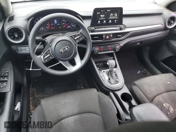 ✅ 2019 Kia Forte LXS • VIN: 3KPF24AD1KE072428 • Лот: 57261645. Опубликован ранее на Copart с пробегом 118 153 миль. Бесплатный доступ к архиву аукционных продаж из США и подробный отчёт об истории автомобиля на DreamBid. Изображение 8.