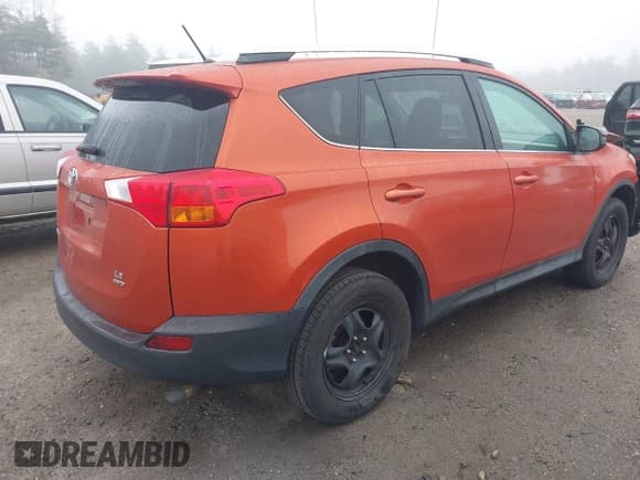 ✅ 2015 Toyota RAV4 LE • VIN: 2T3BFREV9FW402295 • Lot: 42167730. Listed on IAAI with 112,398 mi. Free auction sales archive from the USA and detailed vehicle history report at DreamBid. Image 4.