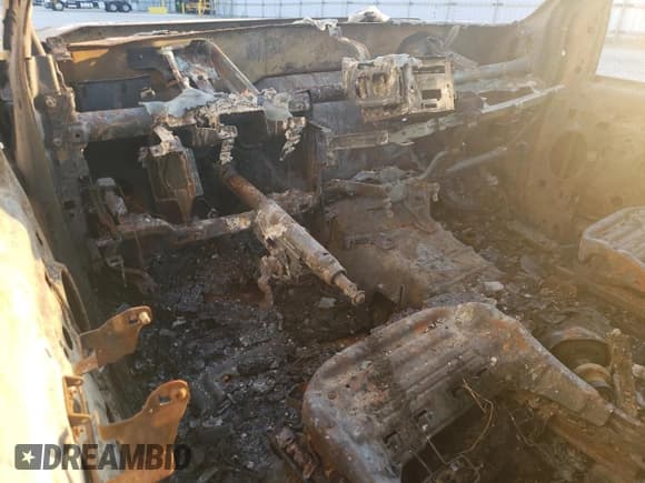 ✅ 2011 Ford F-350 XL • VIN: 1FT8W3DT2BEB24302 • Lot: 71036275. Wystawiony na Copart z przebiegiem Nie podano. Bezpłatny archiwum sprzedaży aukcyjnych z USA i szczegółowy raport historii pojazdu na DreamBid. Zdjęcie 8.