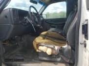 ✅ 2002 Chevrolet Silverado 1500 • VIN: 1GBHC29U62E300518 • Лот: 54900015. Опубликован ранее на Copart с пробегом Не указан. Бесплатный доступ к архиву аукционных продаж из США и подробный отчёт об истории автомобиля на DreamBid. Изображение 7.