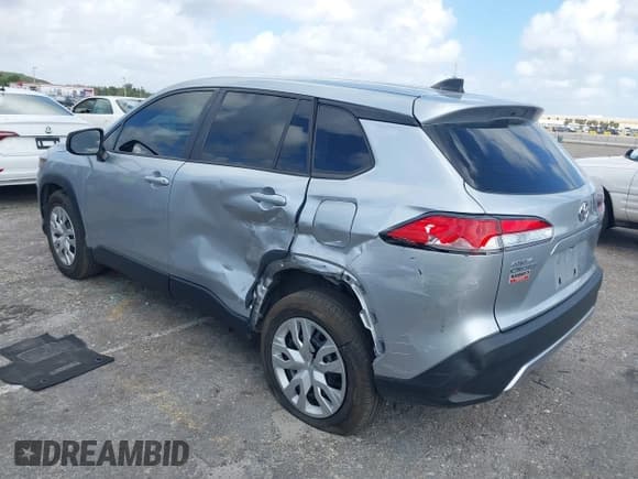 ✅ 2022 Toyota Corolla Cross L • VIN: 7MUAAAAG8NV030229 • Lot: 41952236. Listed on IAAI with 42,459 mi. Free auction sales archive from the USA and detailed vehicle history report at DreamBid. Image 3.