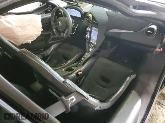 ✅ 2018 McLaren 720S • VIN: SBM14DCA1JW000261 • Lot: 53197894. Wystawiony na Copart z przebiegiem 16 674 mil. Bezpłatny archiwum sprzedaży aukcyjnych z USA i szczegółowy raport historii pojazdu na DreamBid. Zdjęcie 8.