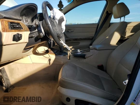 ✅ 2007 BMW 3 Series 328i • VIN: WBAVC53597FZ70211 • Lot: 86897965. Listed on Copart with 180,582 mi. Free auction sales archive from the USA and detailed vehicle history report at DreamBid. Image 7.