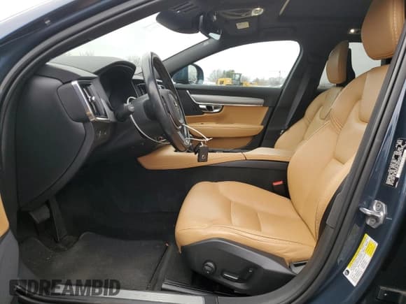✅ 2018 Volvo V90 • VIN: YV4102NK1J1017392 • Лот: 81793324. Опубликован ранее на Copart с пробегом 76 001 миль. Бесплатный доступ к архиву аукционных продаж из США и подробный отчёт об истории автомобиля на DreamBid. Изображение 7.