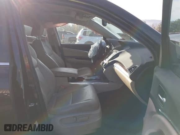 ✅ 2015 Acura MDX Technology • VIN: 5FRYD4H44FB030987 • Lot: 43382012. Listed on IAAI with 155,311 mi. Free auction sales archive from the USA and detailed vehicle history report at DreamBid. Image 5.